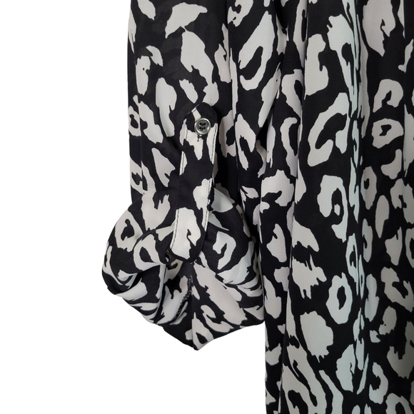 Lane Bryant Black & White Animal Print Split Back Flowy Blouse Top Size 18/20 - Picture 3 of 12
